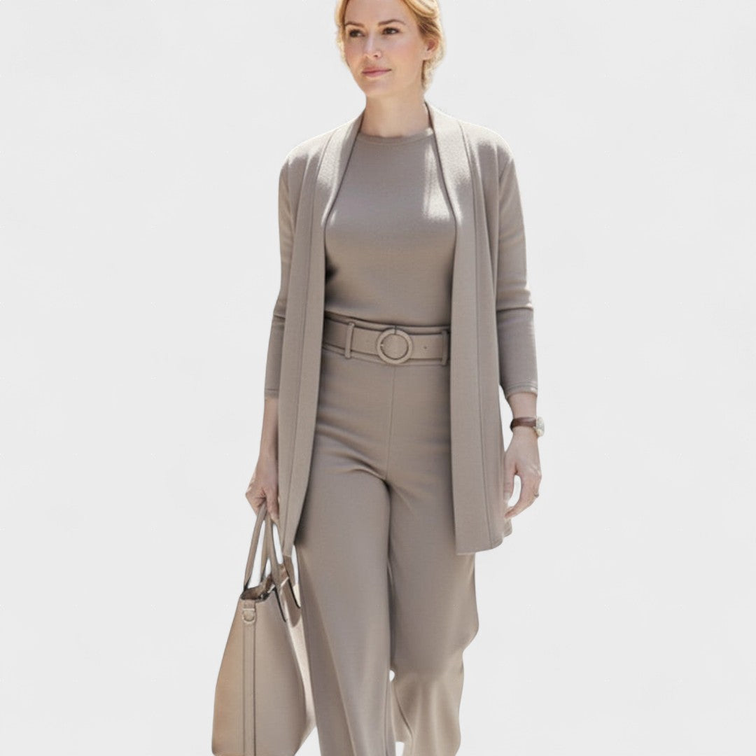 Janet | Luxurious & comfortable three-piece women's suit